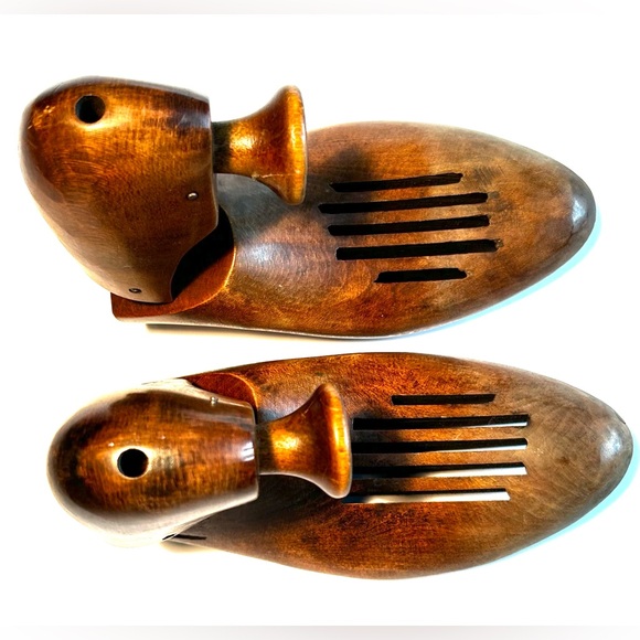 Vintage Wooden Men's Shoe Trees - Brown Shoe Stretcher Pair, Men’s Size 8 - Picture 4 of 7